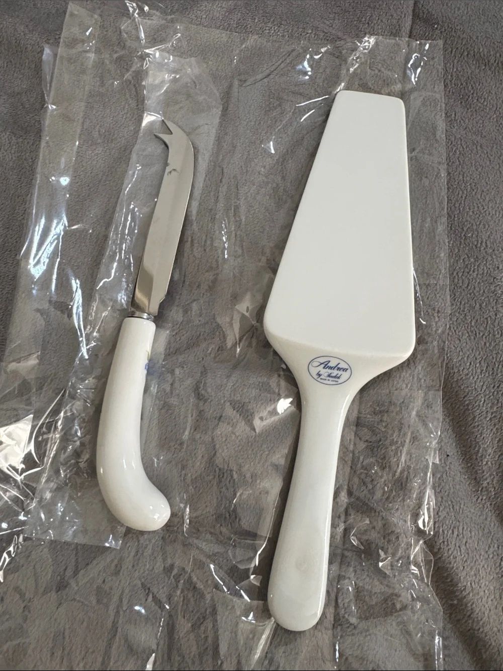 Andrea by Sadek 2 pc Porcelain Floral Cake Server and Knife Set - White